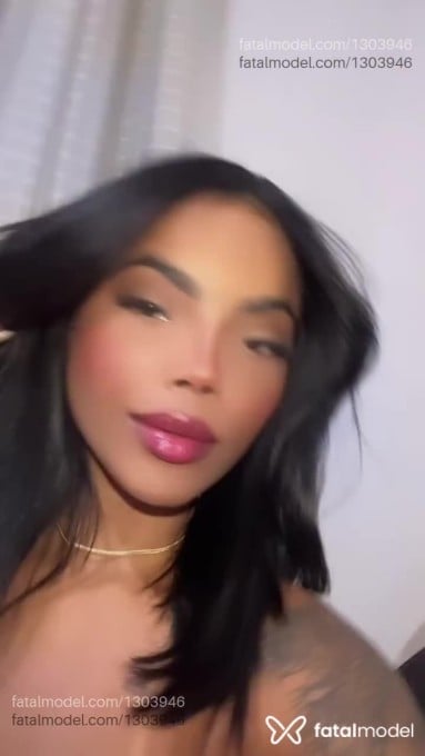 Acompanhante mulher morena (o) de olhos pretos em Goiânia Acompanhante mulher morena (o) de olhos pretos em Goiânia - Aurora Castelli