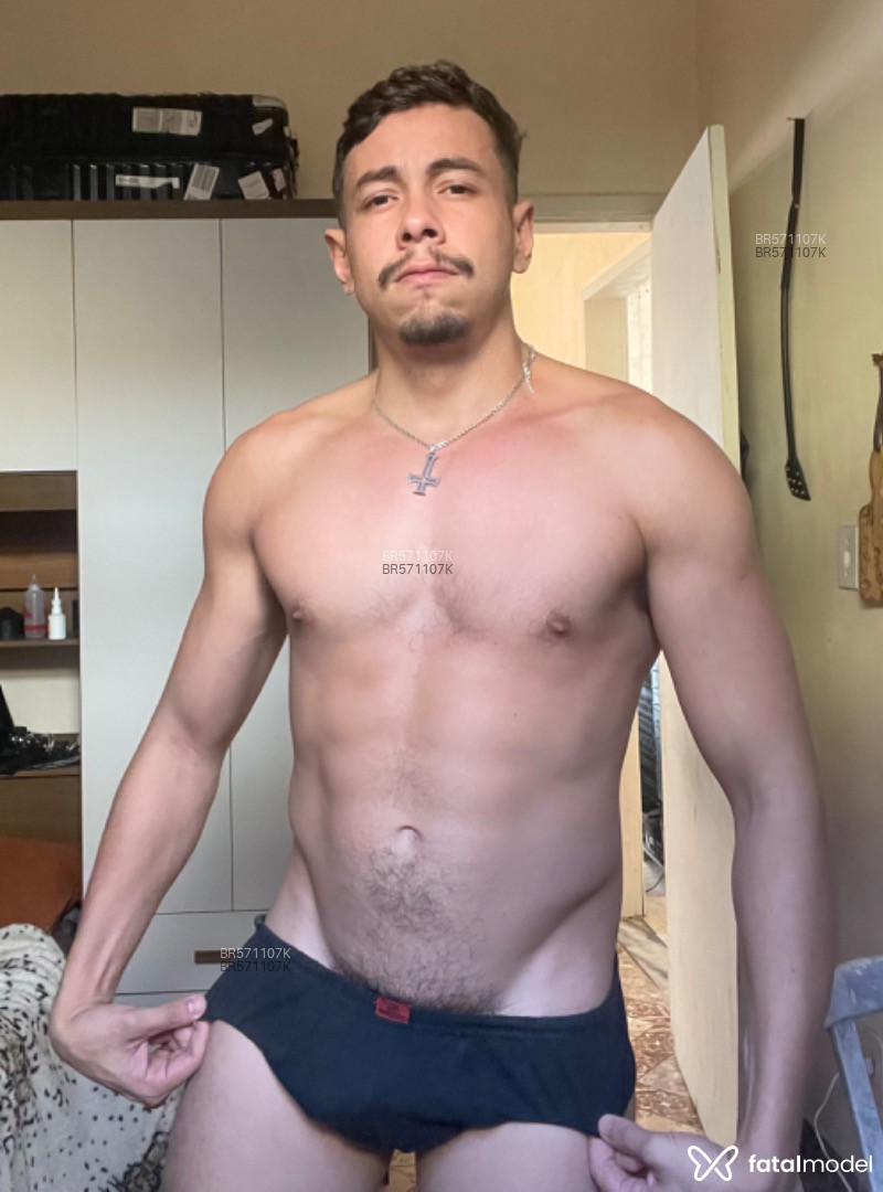 Acompanhante homem com cabelo castanho de olhos castanhos em Rio de Janeiro Acompanhante homem com cabelo castanho de olhos castanhos em Rio de Janeiro - Italo Santos