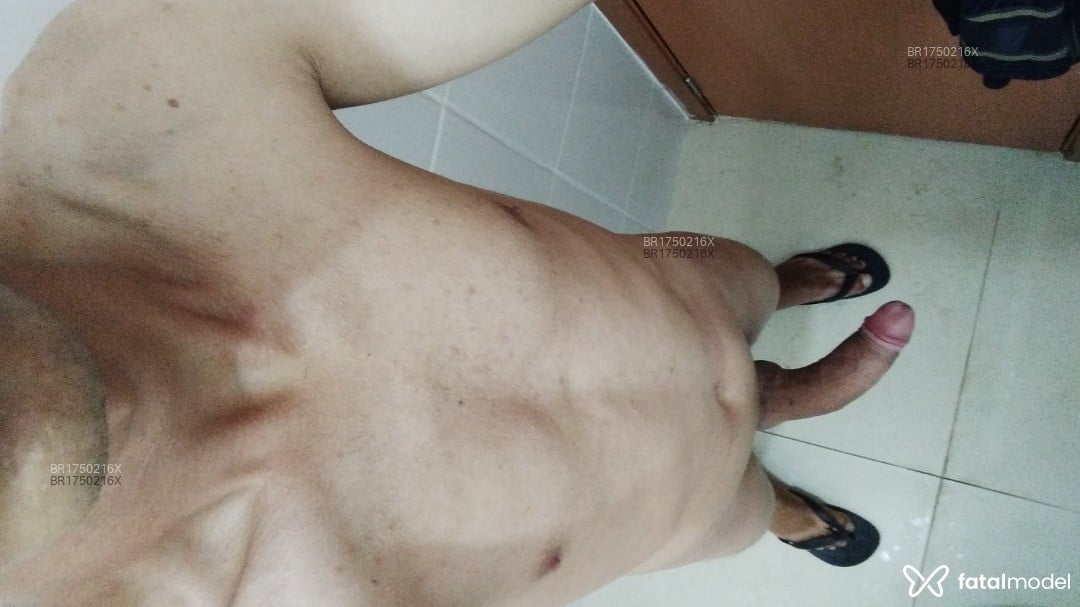 Acompanhante homem loira (o) de olhos castanhos em Curitiba - Gustavo