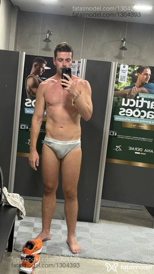 Acompanhante homem morena (o) de olhos castanhos em Porto Alegre - Roberto Pinheiro