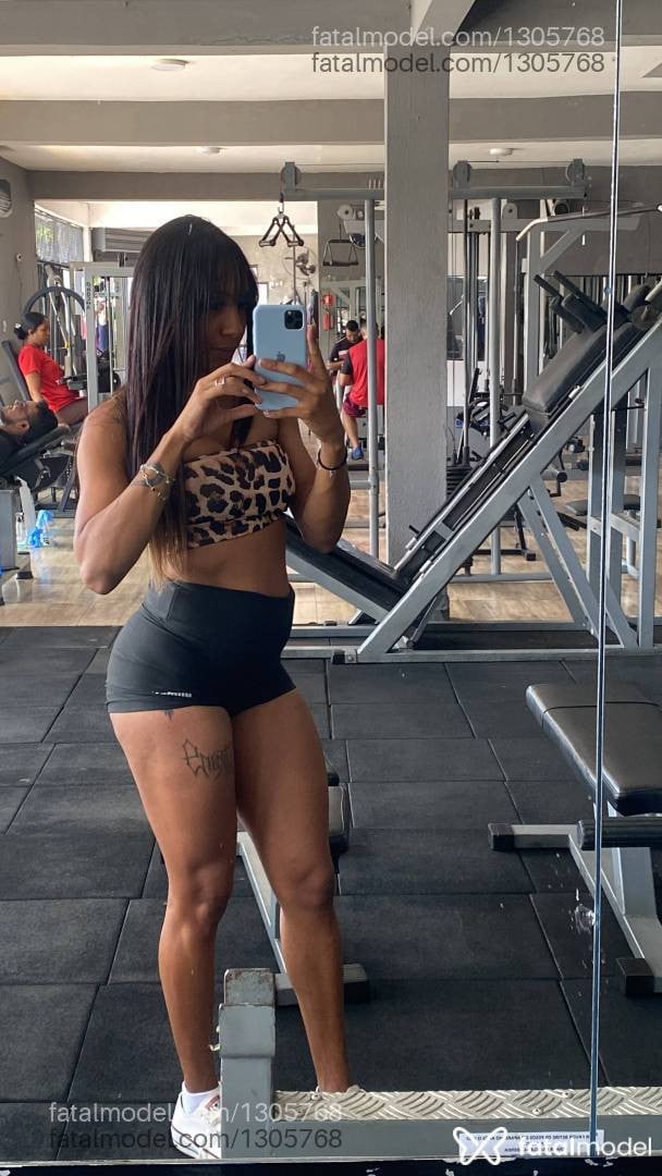 Acompanhante mulher com cabelo castanho de olhos castanhos em Goiânia - Violet Jhonson