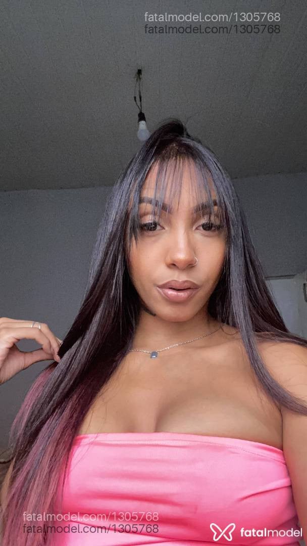 Acompanhante mulher com cabelo castanho de olhos castanhos em Goiânia - Violet Jhonson