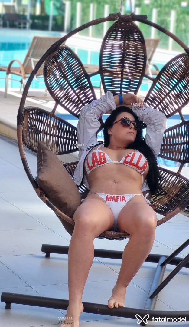 Acompanhante mulher morena (o) de olhos mel em Joaçaba Acompanhante mulher morena (o) de olhos mel em Joaçaba - Amanda