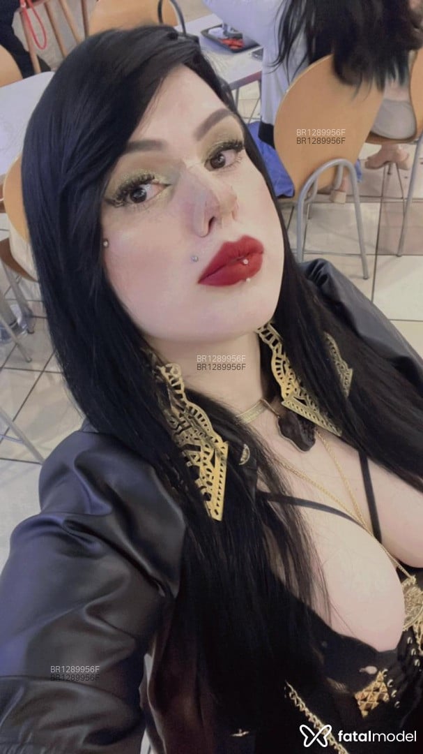 Acompanhante mulher trans morena (o) de olhos castanhos em Marília Acompanhante mulher trans morena (o) de olhos castanhos em Marília - Vivian Von Teese