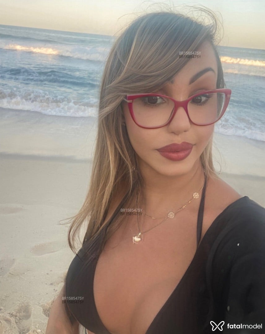 Acompanhante travesti loira (o) de olhos castanhos em São José dos Campos - Patricia Bantim