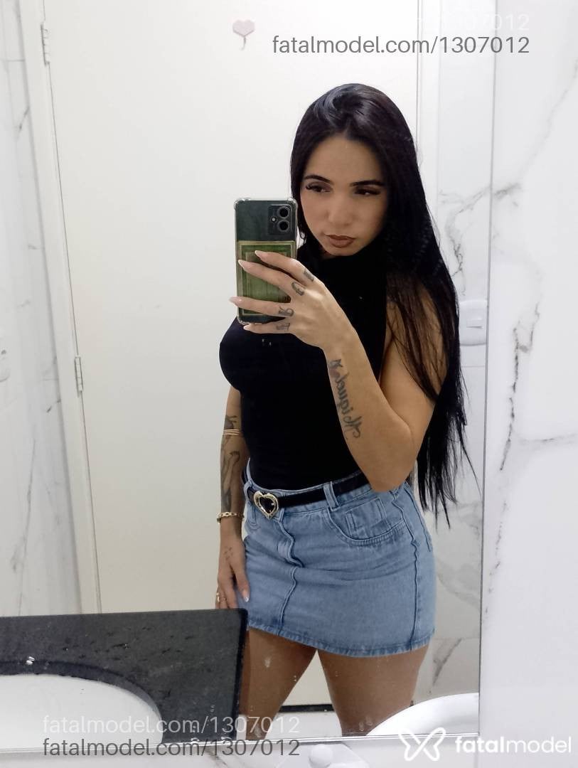 Acompanhante mulher morena (o) de olhos castanhos - Heloísa