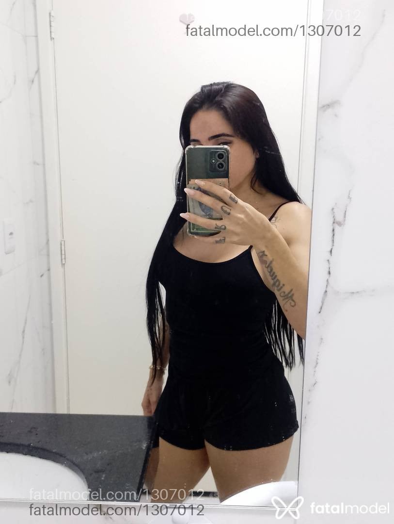 Acompanhante mulher morena (o) de olhos castanhos - Heloísa