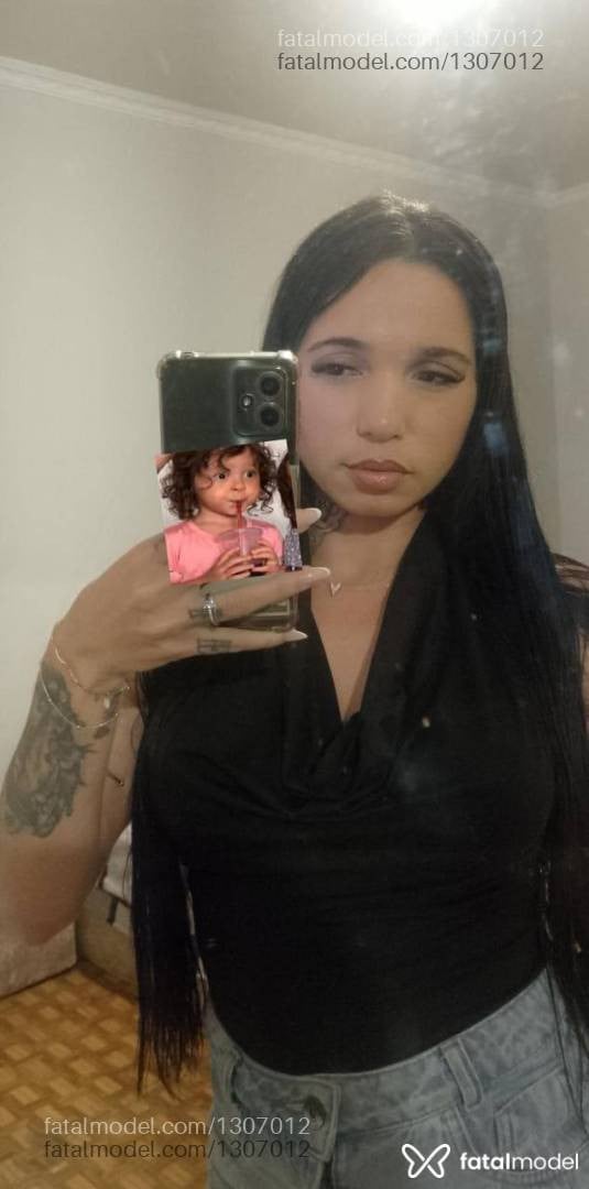 Acompanhante mulher morena (o) de olhos castanhos - Heloísa