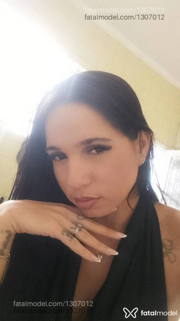 Acompanhante mulher morena (o) de olhos castanhos - Heloísa
