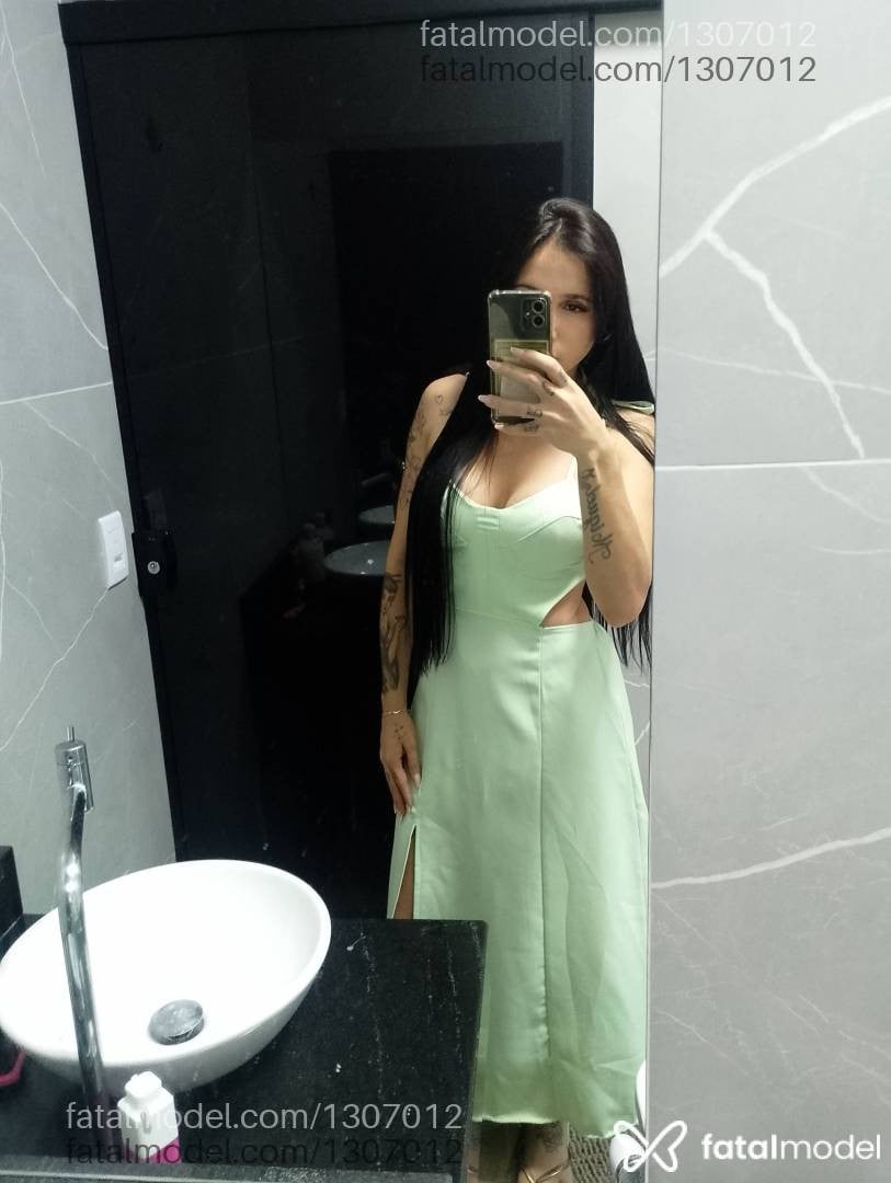 Acompanhante mulher morena (o) de olhos castanhos - Heloísa
