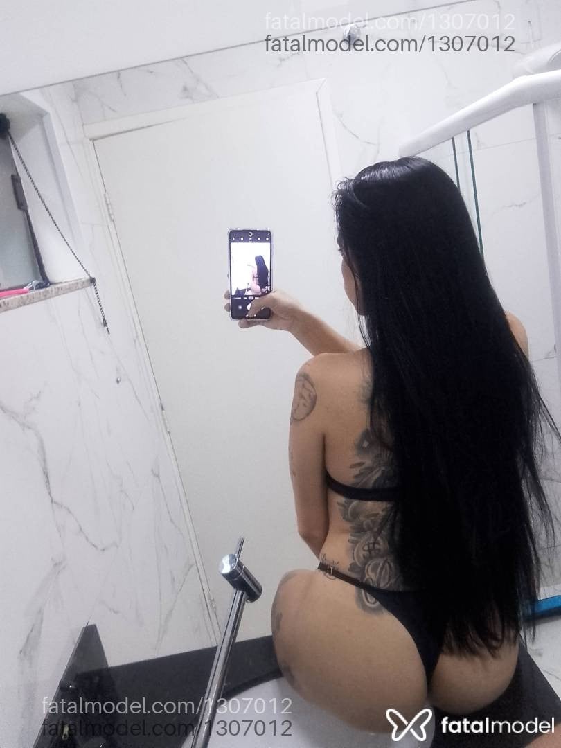 Acompanhante mulher morena (o) de olhos castanhos - Heloísa