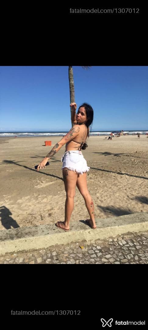 Acompanhante mulher morena (o) de olhos castanhos - Heloísa