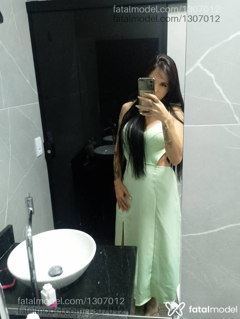 Acompanhante mulher morena (o) de olhos castanhos - Heloísa