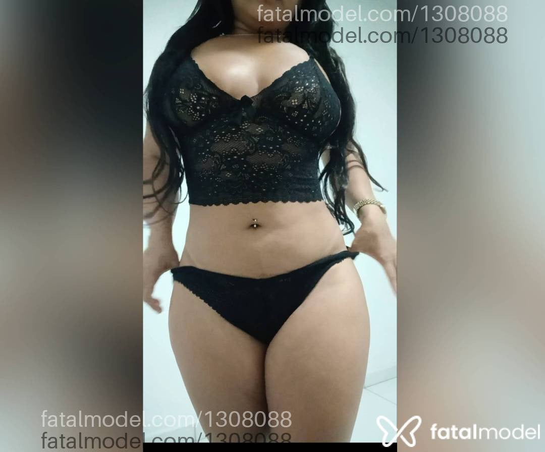 Acompanhante mulher com cabelo castanho de olhos pretos - Sol Maia