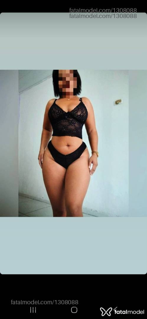 Acompanhante mulher com cabelo castanho de olhos pretos - Sol Maia Acompanhante mulher com cabelo castanho de olhos pretos - Sol Maia