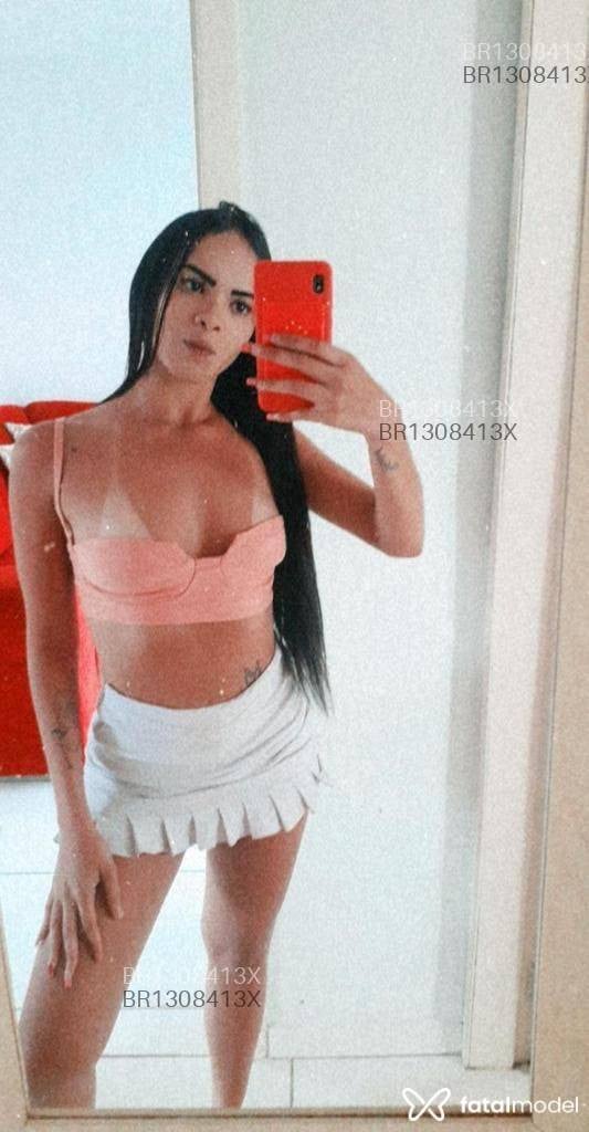 Acompanhante mulher loira (o) de olhos castanhos em Angra dos Reis - Julia