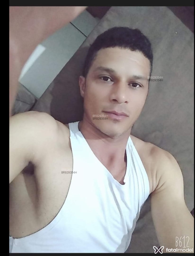 Acompanhante homem morena (o) de olhos pretos - Juliano Quente Acompanhante homem morena (o) de olhos pretos - Juliano Quente