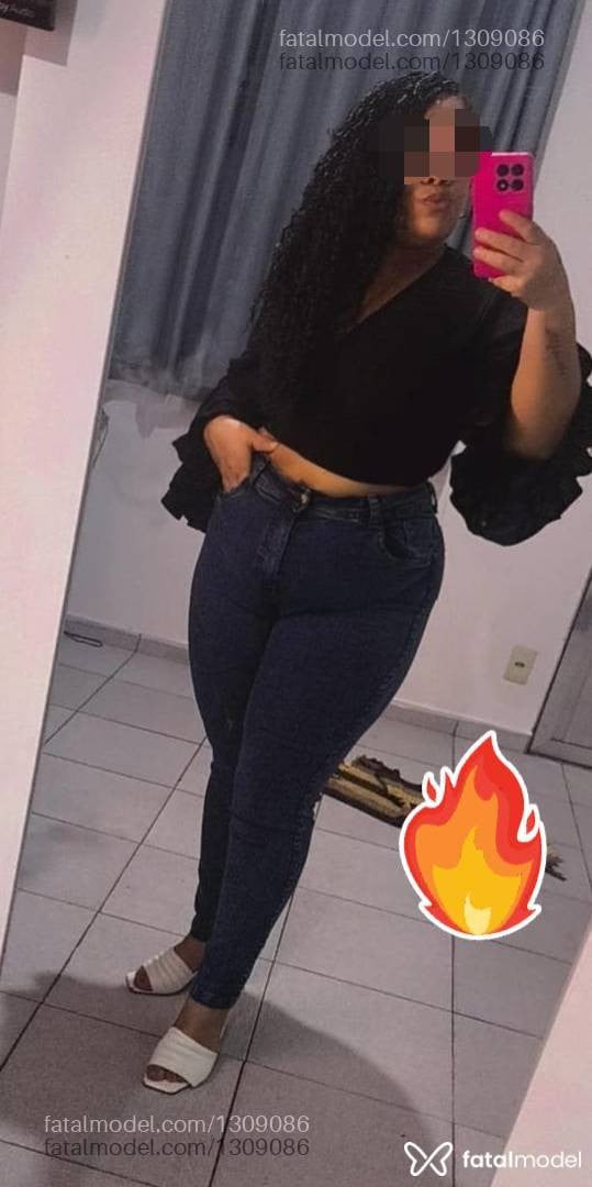Acompanhante mulher com cabelo castanho de olhos castanhos - Karine Hotwife