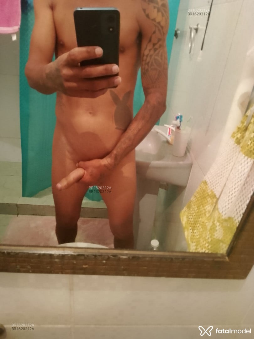 Acompanhante homem morena (o) de olhos castanhos em Duque de Caxias - Douglas