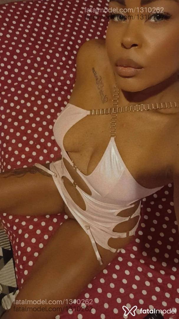 Acompanhante mulher morena (o) de olhos castanhos - Victória Katrinck