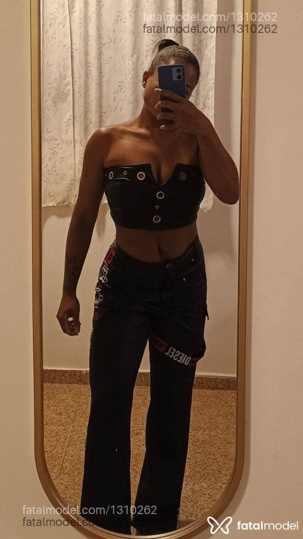 Acompanhante mulher morena (o) de olhos castanhos - Victória Katrinck