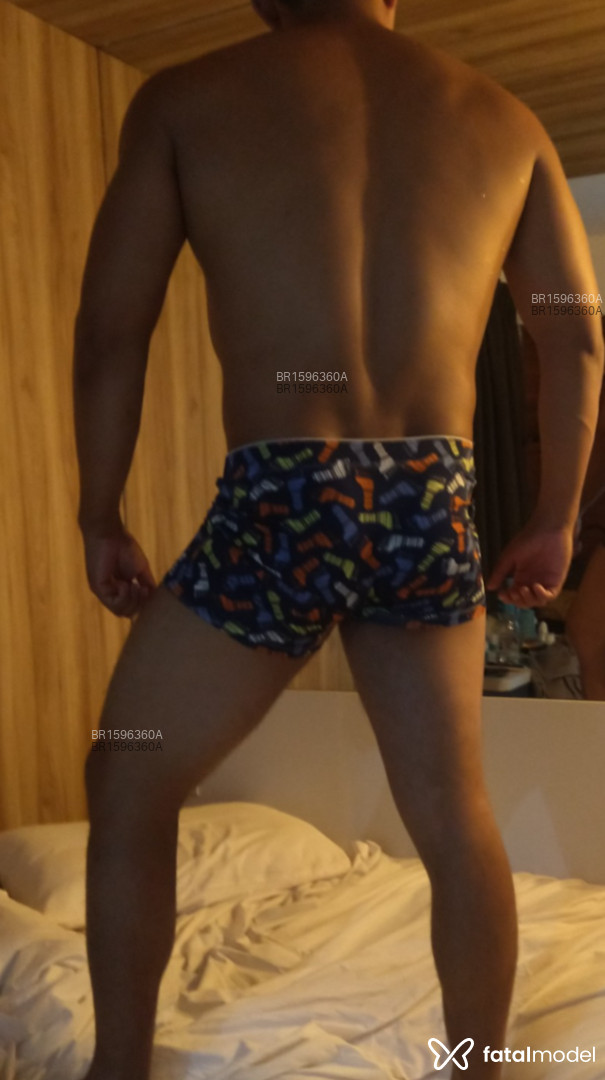 Acompanhante homem com cabelo castanho de olhos castanhos em Fortaleza - Mateo Hétero