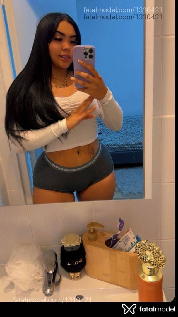 Acompanhante mulher morena (o) de olhos mel em São Mateus Acompanhante mulher morena (o) de olhos mel em São Mateus - Manuh
