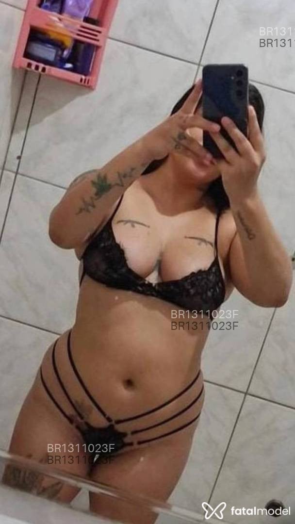 Acompanhante mulher com cabelo castanho de olhos castanhos - Aline Acompanhante mulher com cabelo castanho de olhos castanhos - Aline