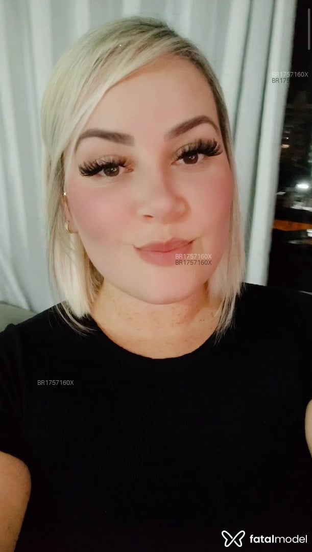 Acompanhante mulher loira (o) de olhos castanhos em Campinas - Moniflix