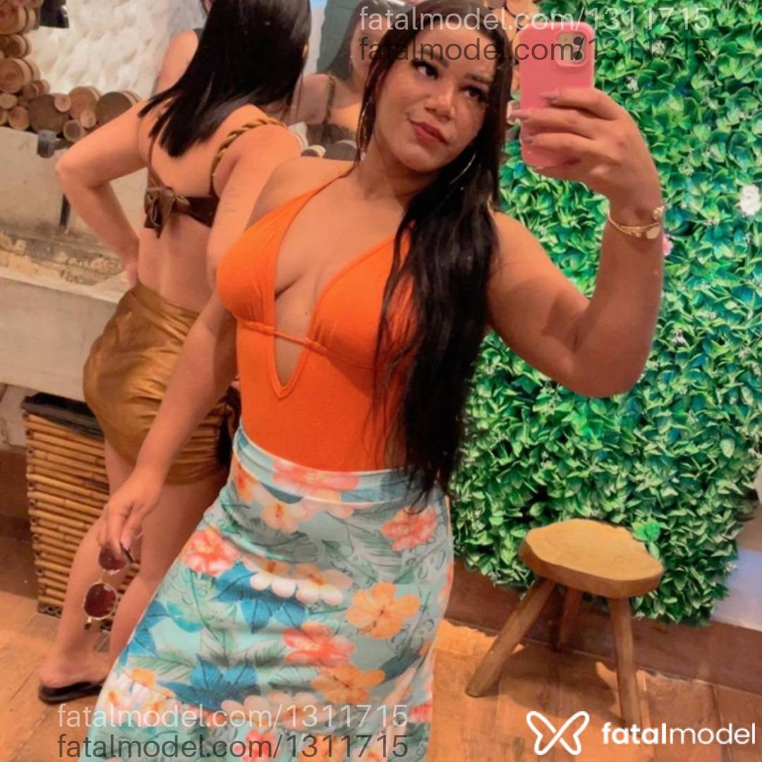 Acompanhante mulher com cabelo castanho de olhos castanhos em Paulo Afonso - LORENA