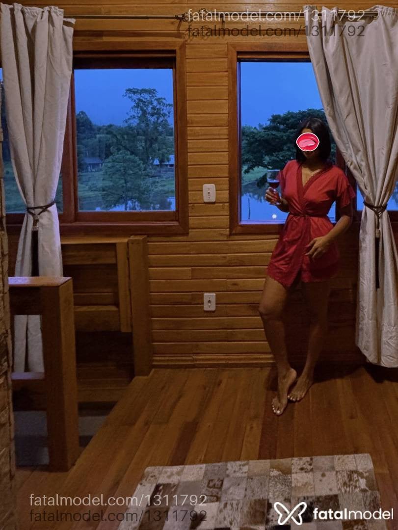 Acompanhante mulher morena (o) de olhos castanhos em Bento Gonçalves - Ágatha