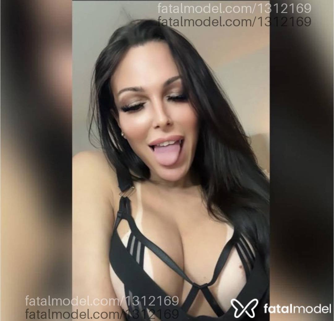 Acompanhante mulher trans morena (o) de olhos mel em Anápolis - Thayla coling