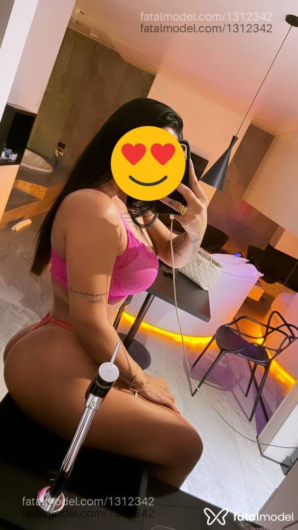 Acompanhante mulher morena (o) de olhos pretos em Lages - Luiza Castelanni
