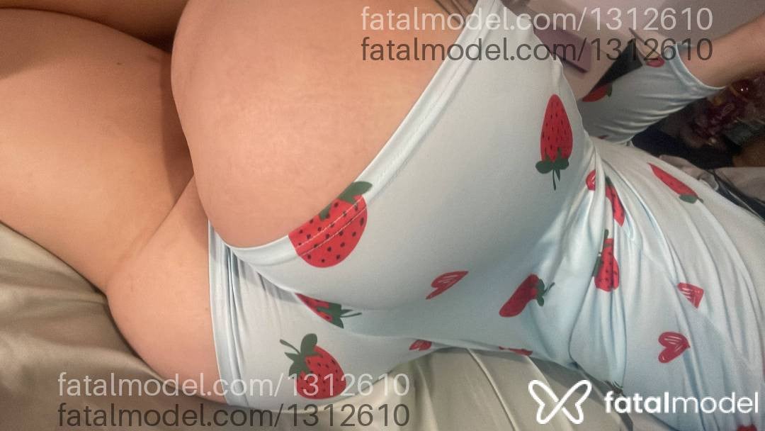 Acompanhante mulher trans morena (o) de olhos pretos - Viviane saiury
