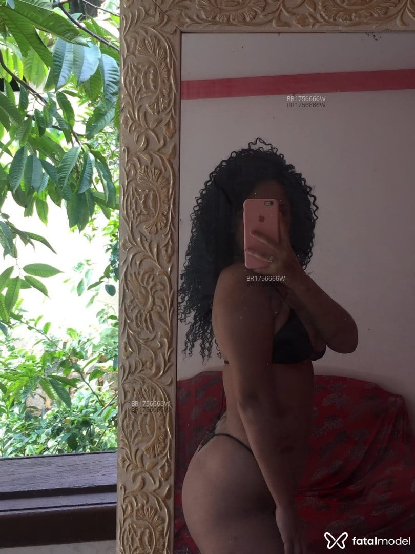 Acompanhante mulher morena (o) de olhos castanhos em Cariacica - Manu Moreira
