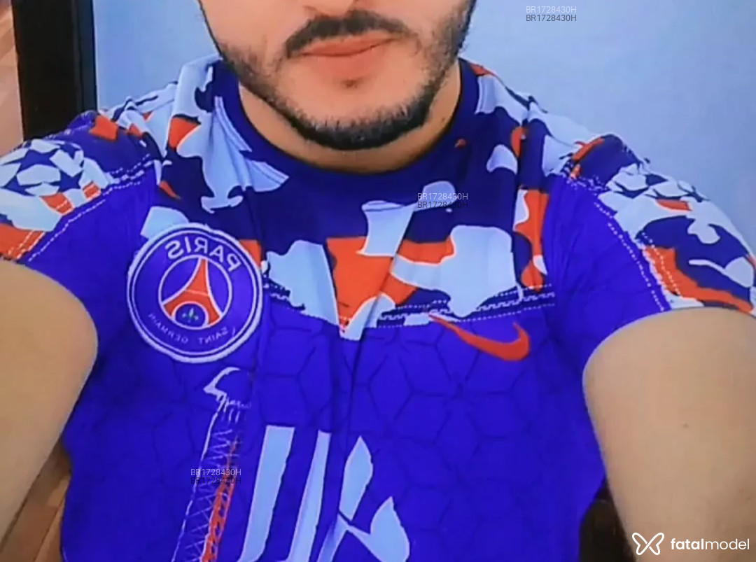 Acompanhante homem com cabelo castanho de olhos castanhos em Virtual Acompanhante homem com cabelo castanho de olhos castanhos em Virtual - Souza