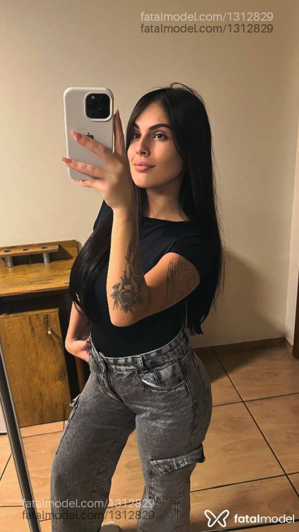 Acompanhante mulher morena (o) de olhos verdes em São João Del Rei - Julia Sena