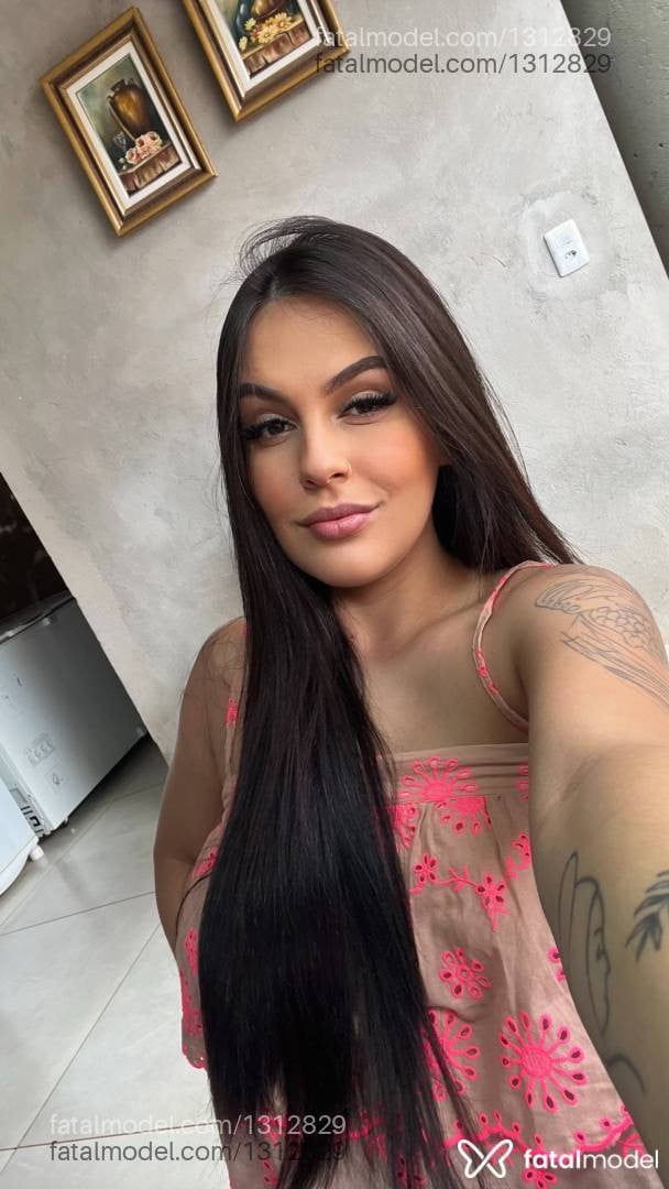Acompanhante mulher morena (o) de olhos verdes - Julia Sena