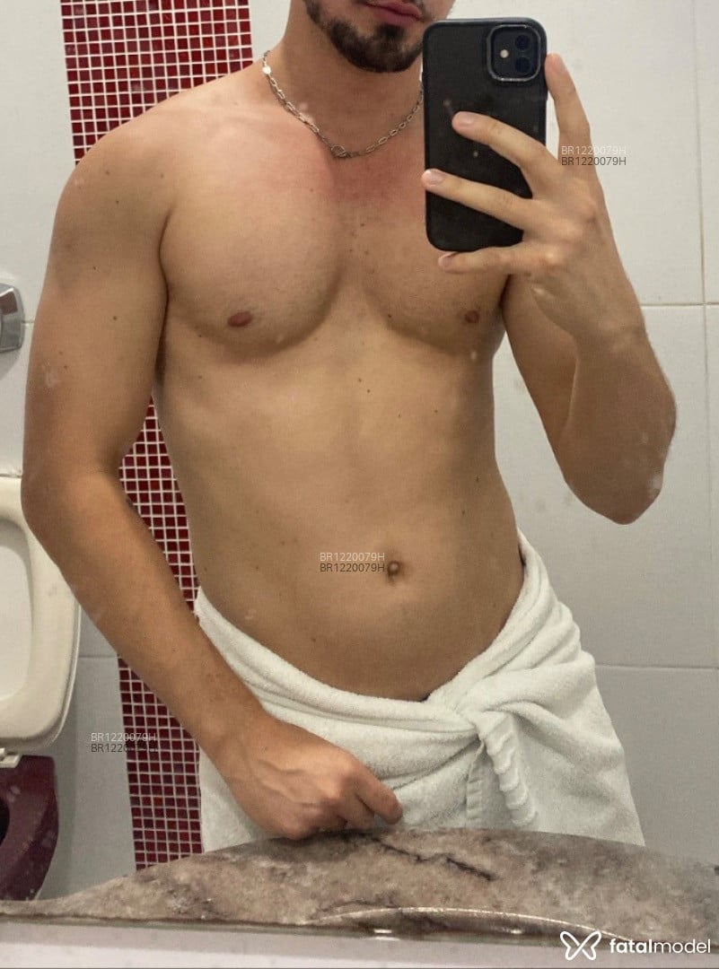 Acompanhante homem com cabelo castanho de olhos castanhos em Brasília Acompanhante homem com cabelo castanho de olhos castanhos em Brasília - Kaio