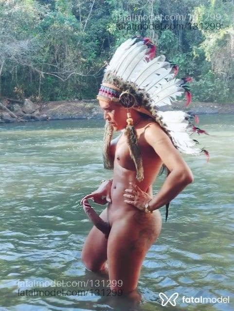 Acompanhante mulher trans morena (o) de olhos castanhos - STEER BRUNELLY