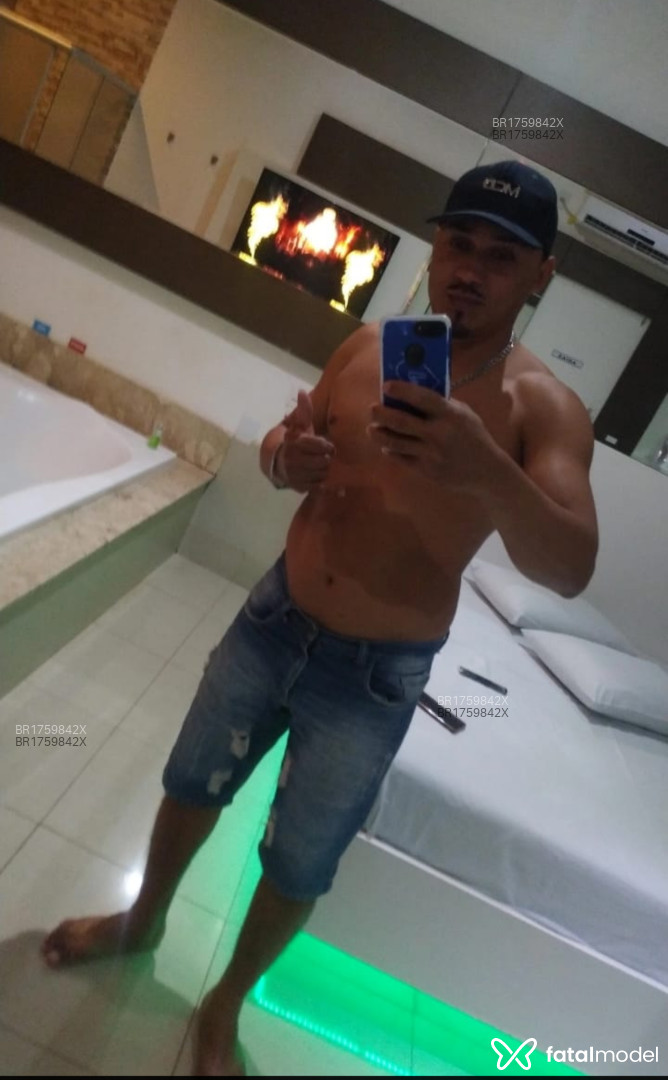 Acompanhante homem morena (o) de olhos castanhos em Cuiabá - Maicongato