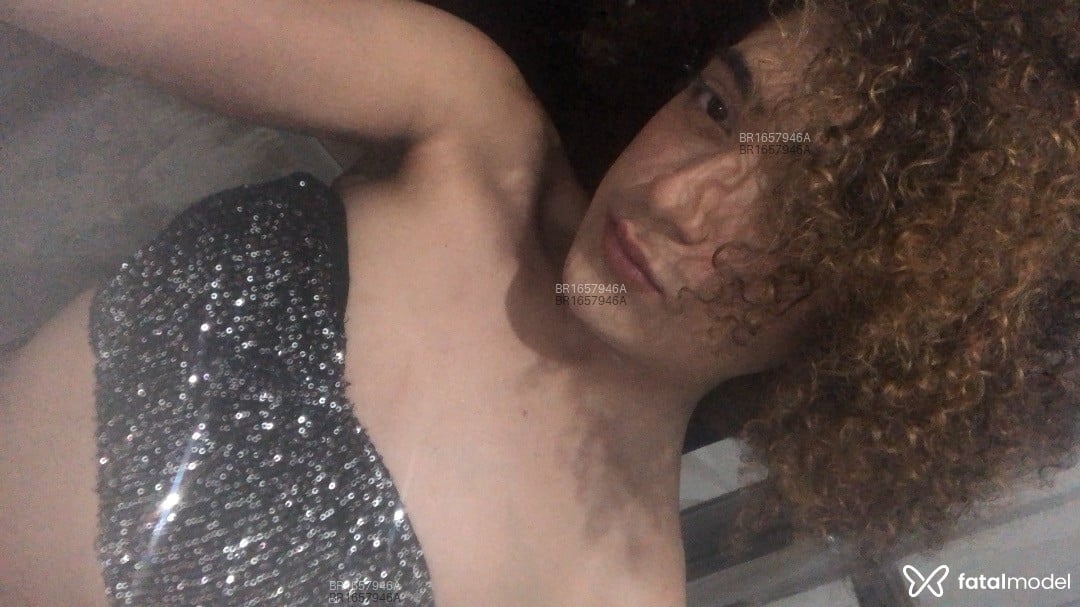 Acompanhante mulher trans loira (o) de olhos castanhos em Fortaleza - Domitila