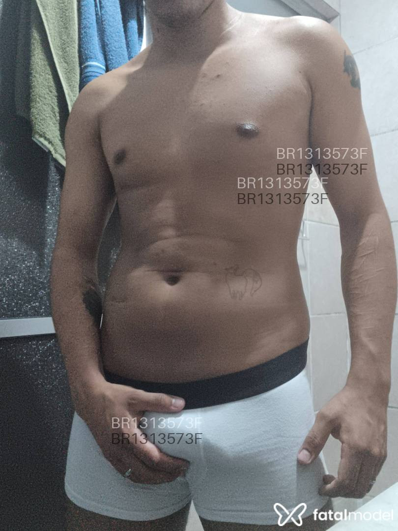 Acompanhante homem morena (o) de olhos castanhos em Novo Hamburgo - Lucas