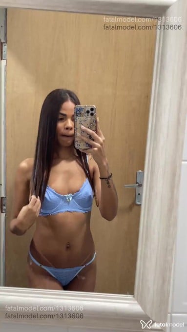 Acompanhante mulher com cabelo castanho de olhos castanhos em Baixo Guandu - Júlia Mendes