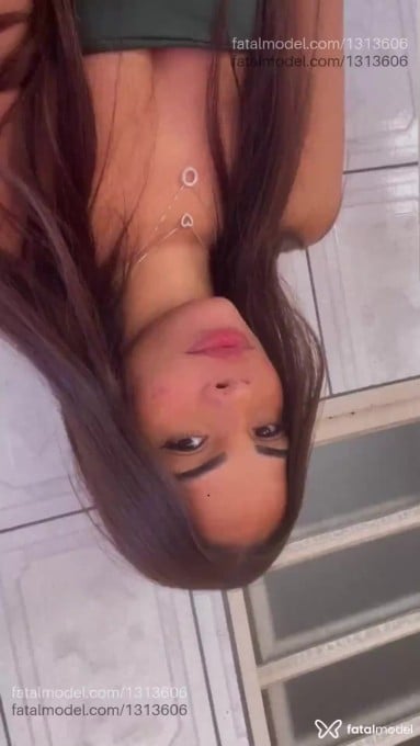 Acompanhante mulher com cabelo castanho de olhos castanhos - Júlia Mendes