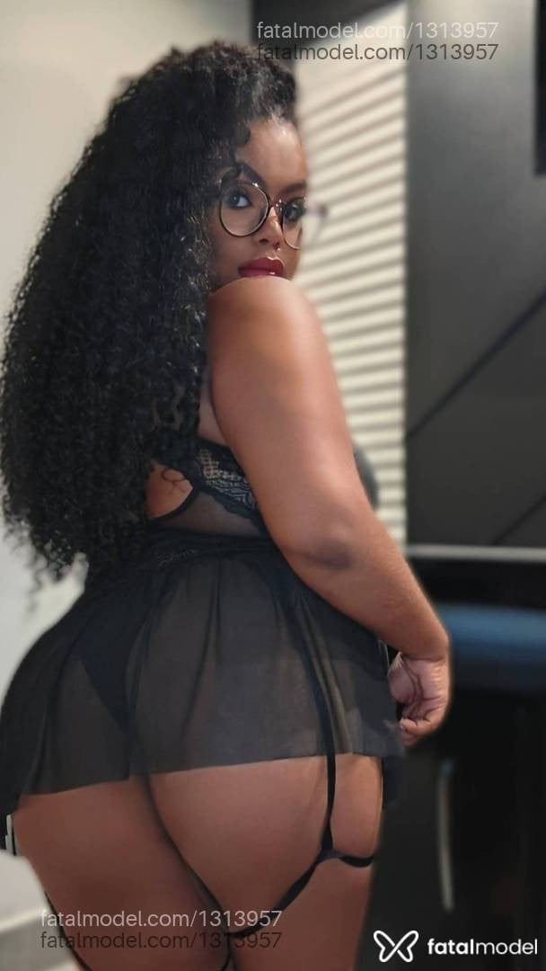 Acompanhante mulher morena (o) de olhos pretos em Maringá - Kiara