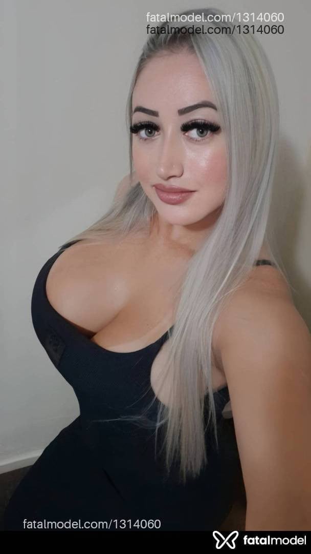 Acompanhante mulher loira (o) de olhos verdes - Rafaela Cortez