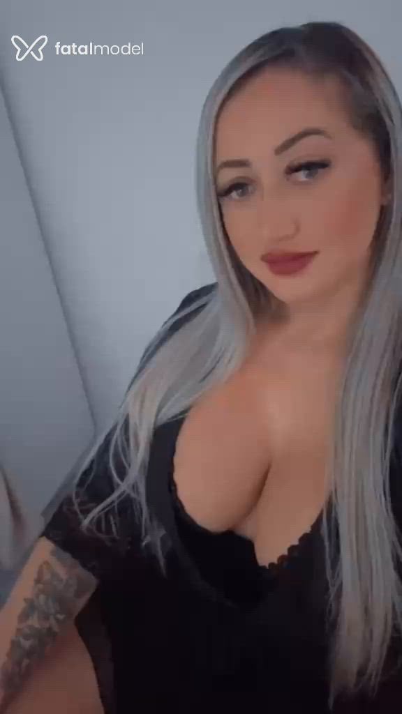 Acompanhante mulher loira (o) de olhos verdes - Rafaela Cortez Acompanhante mulher loira (o) de olhos verdes - Rafaela Cortez