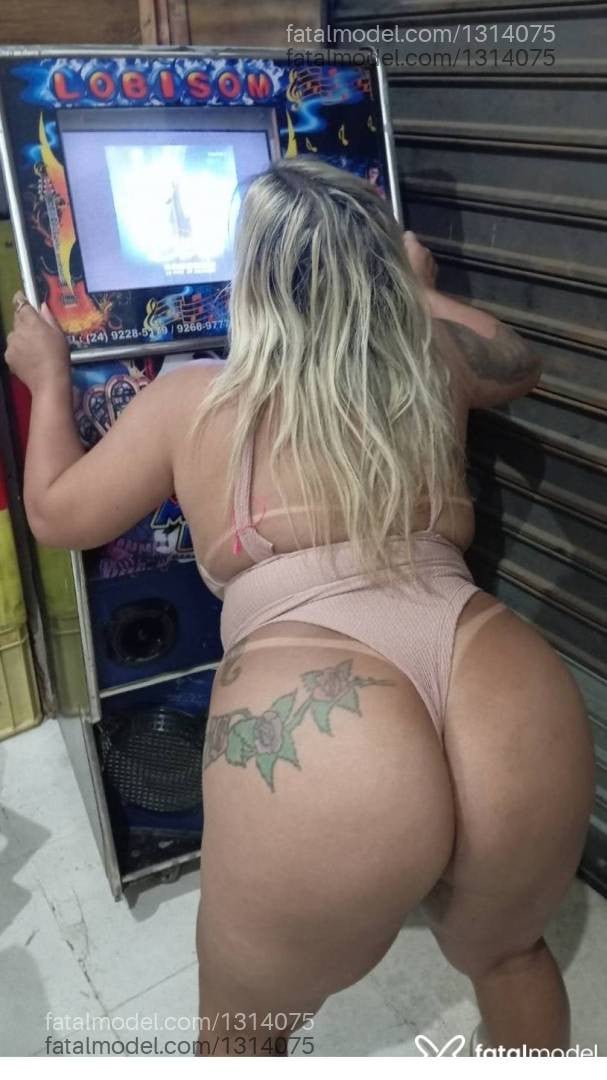 Acompanhante mulher loira (o) de olhos castanhos em Três Rios - Danny Melissa