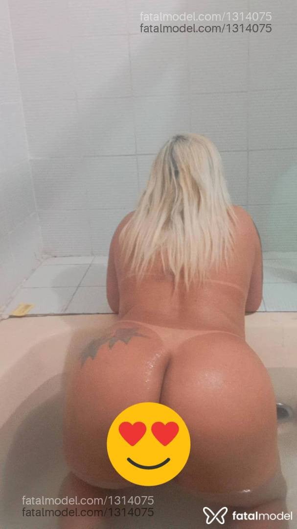 Acompanhante mulher loira (o) de olhos castanhos - Danny Melissa